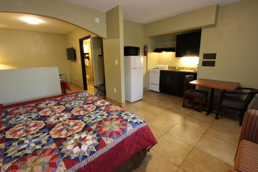 Oceans Beach Resort & Suites Pompano Beach Exterior photo