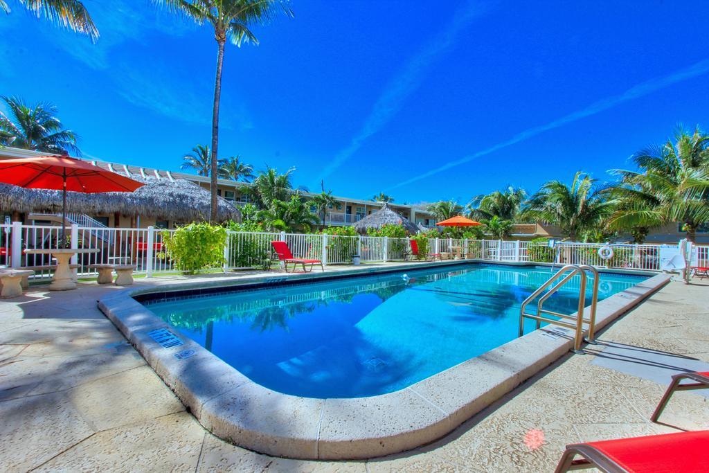 Oceans Beach Resort & Suites Pompano Beach Exterior photo