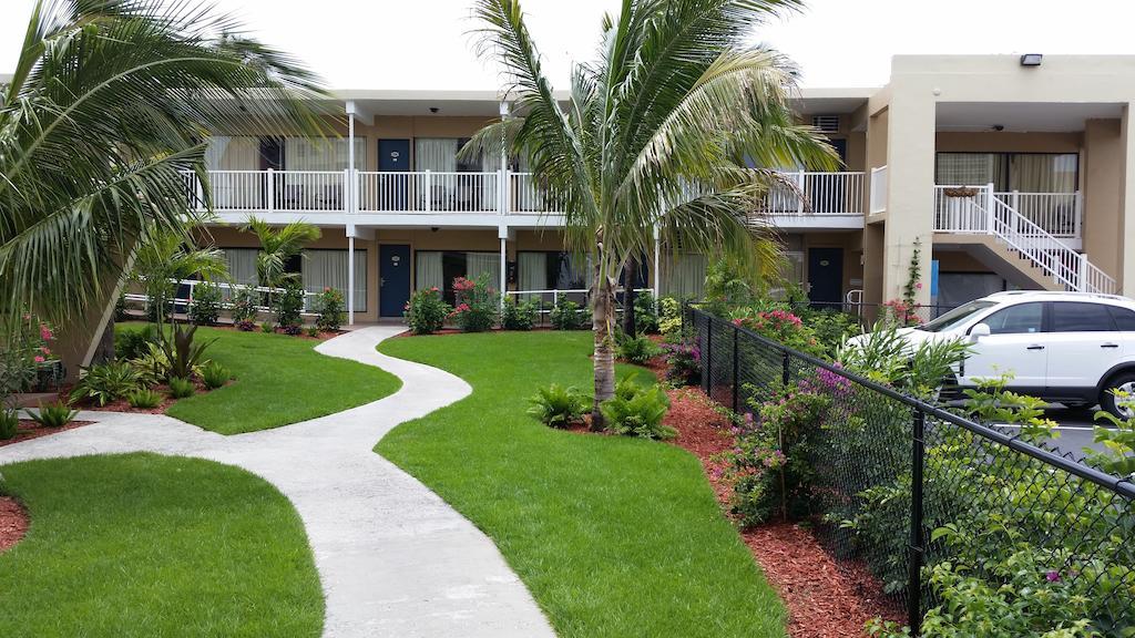 Oceans Beach Resort & Suites Pompano Beach Exterior photo